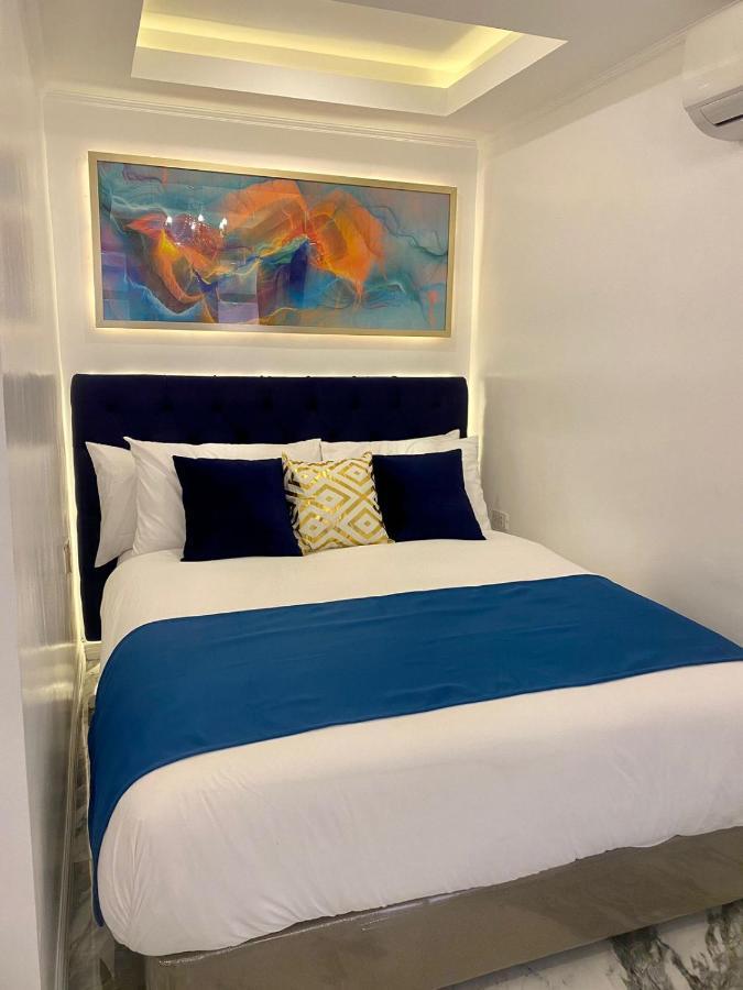 Isabelle Royale Suites Makati Manille Extérieur photo