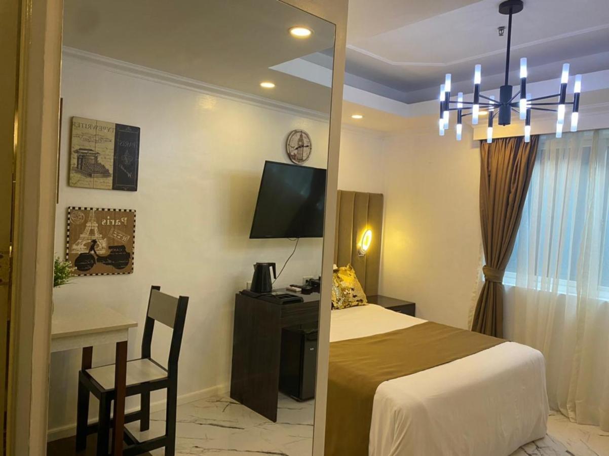 Isabelle Royale Suites Makati Manille Extérieur photo
