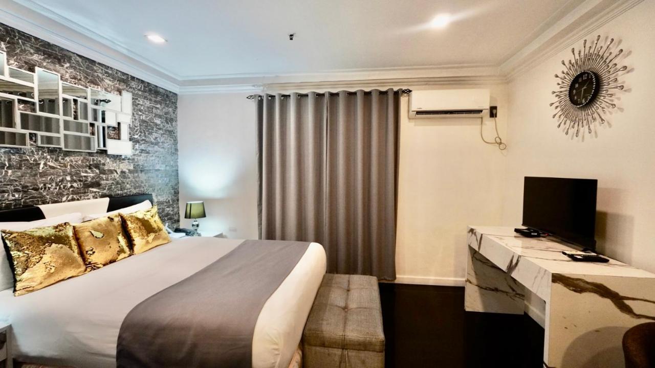 Isabelle Royale Suites Makati Manille Extérieur photo