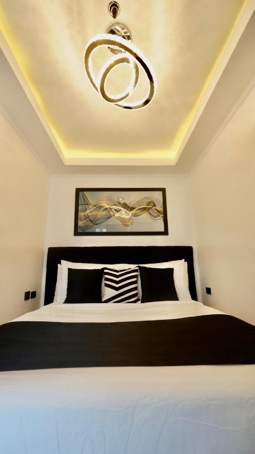 Isabelle Royale Suites Makati Manille Extérieur photo