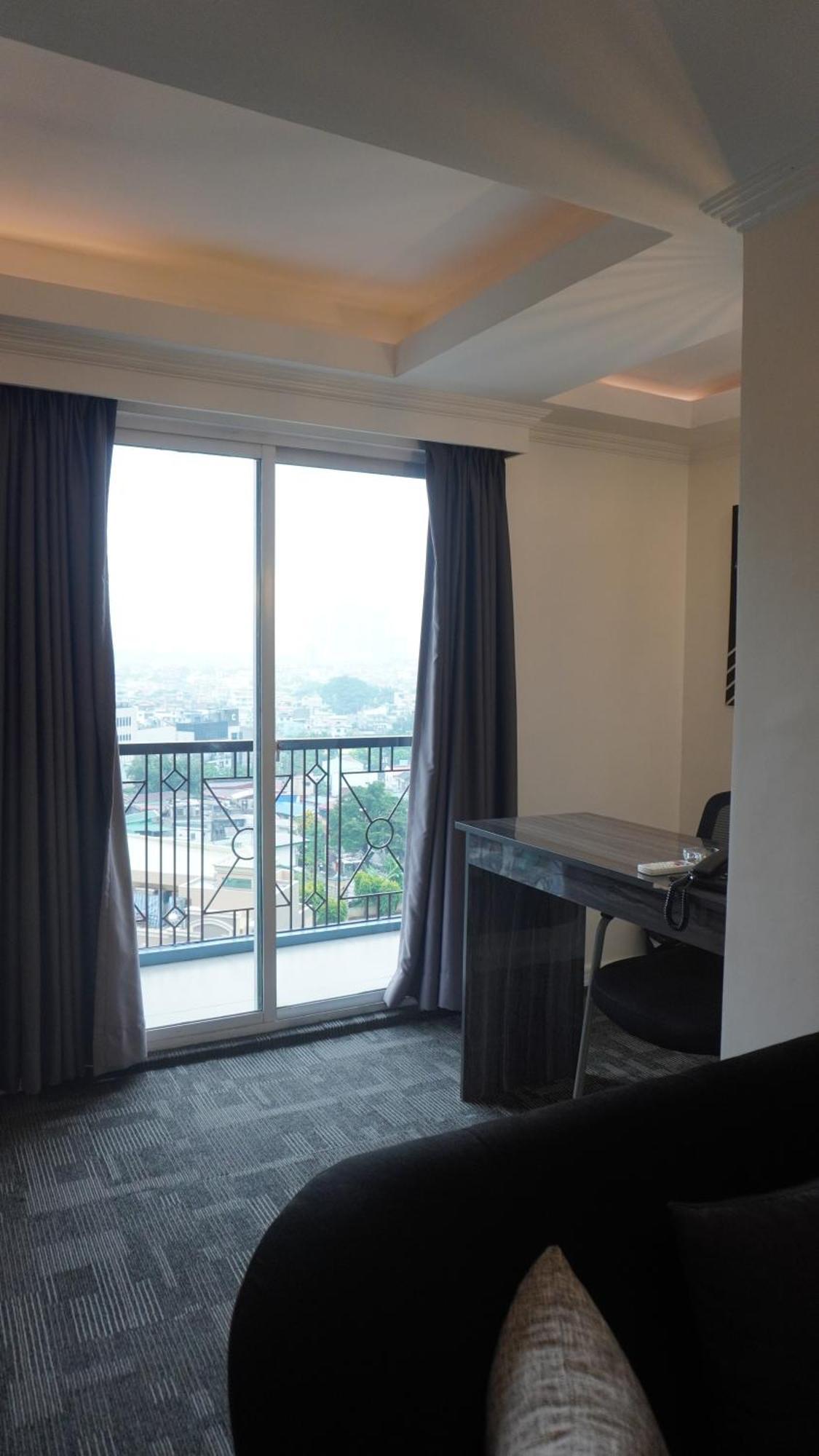 Isabelle Royale Suites Makati Manille Extérieur photo