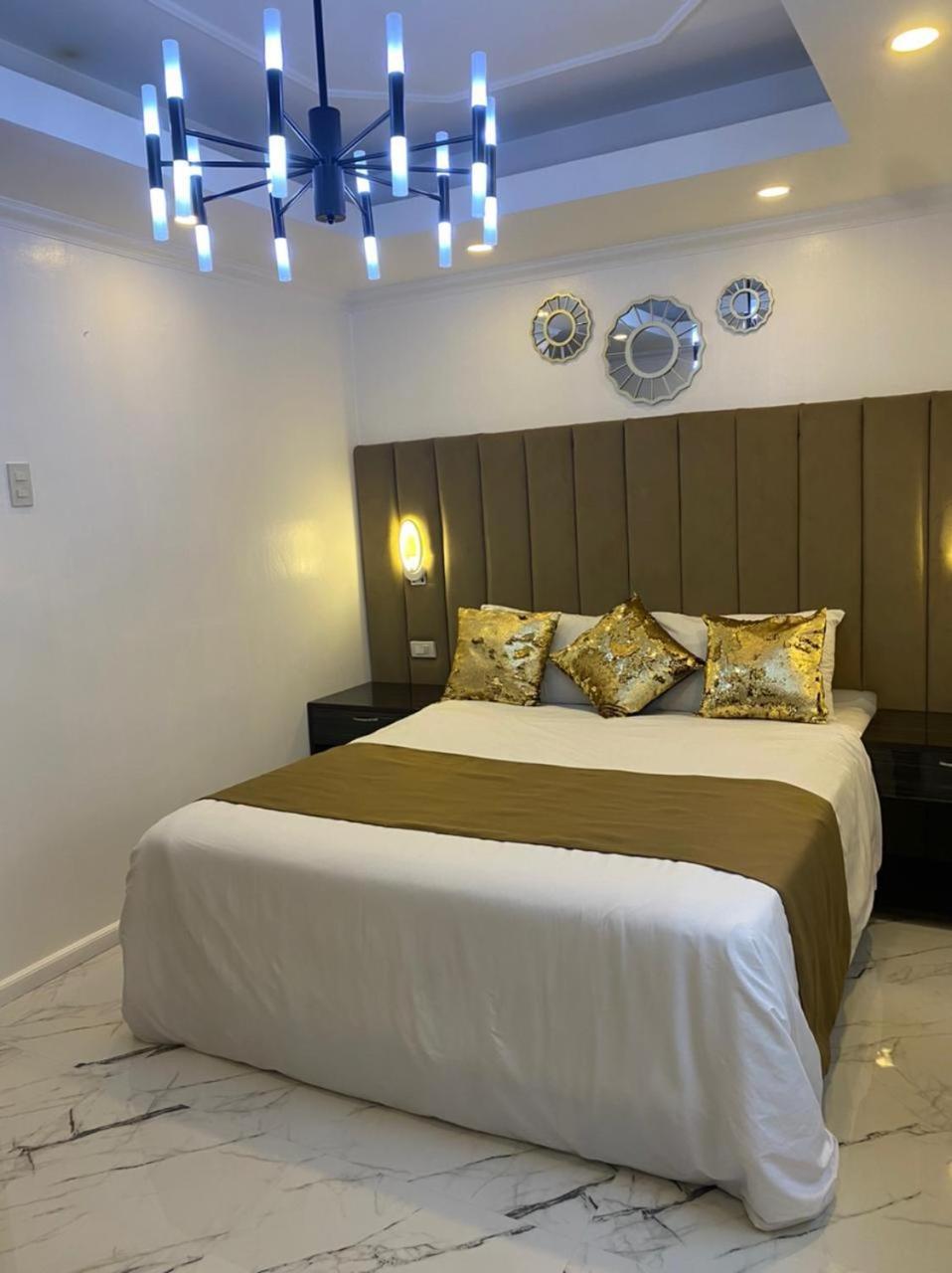 Isabelle Royale Suites Makati Manille Extérieur photo