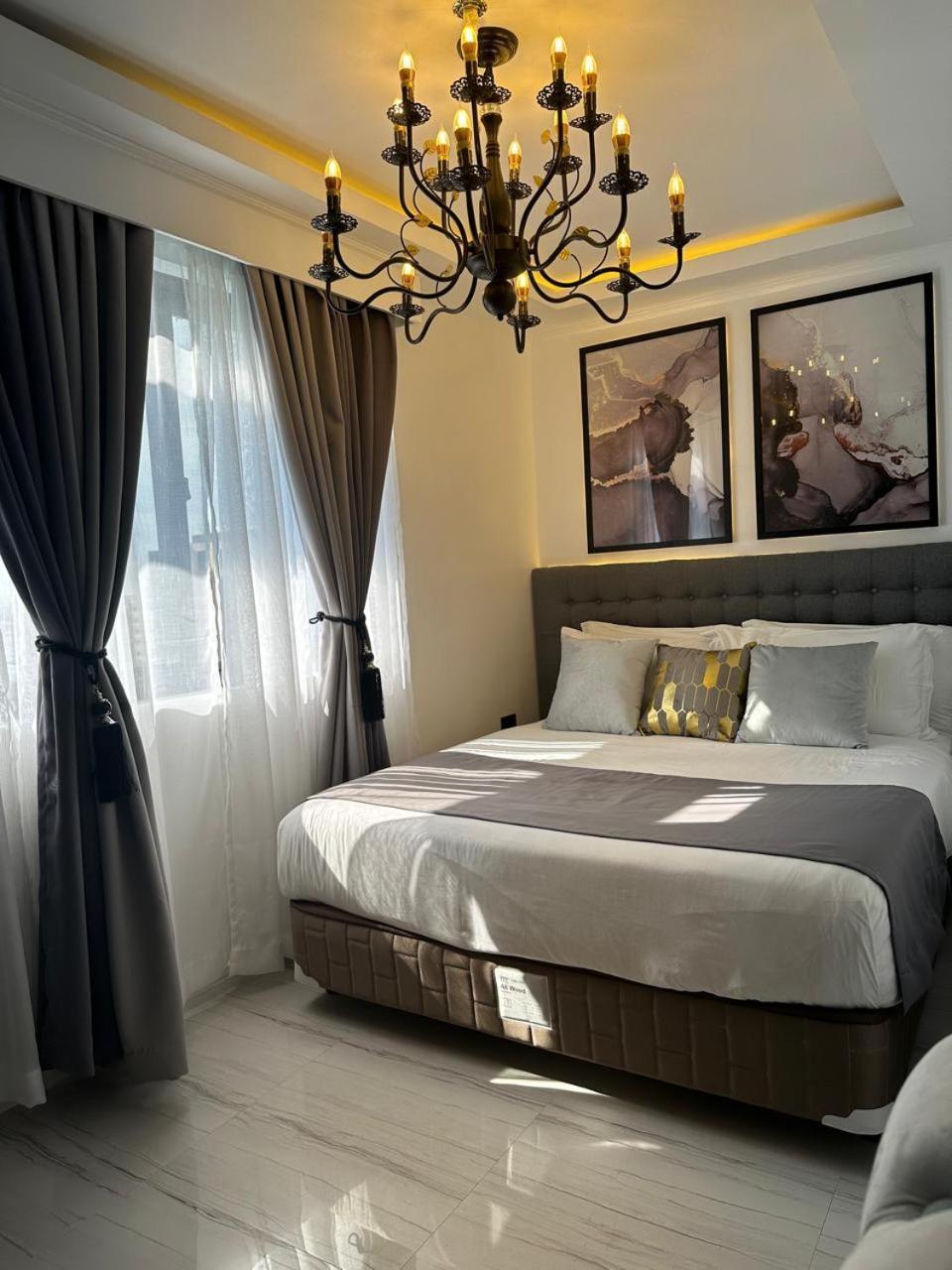 Isabelle Royale Suites Makati Manille Extérieur photo