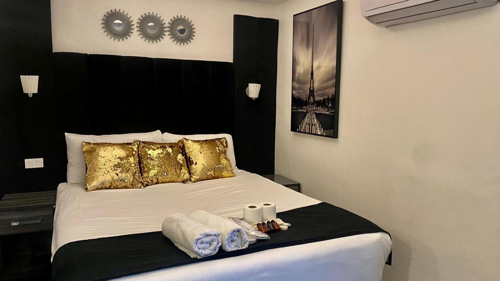 Isabelle Royale Suites Makati Manille Extérieur photo