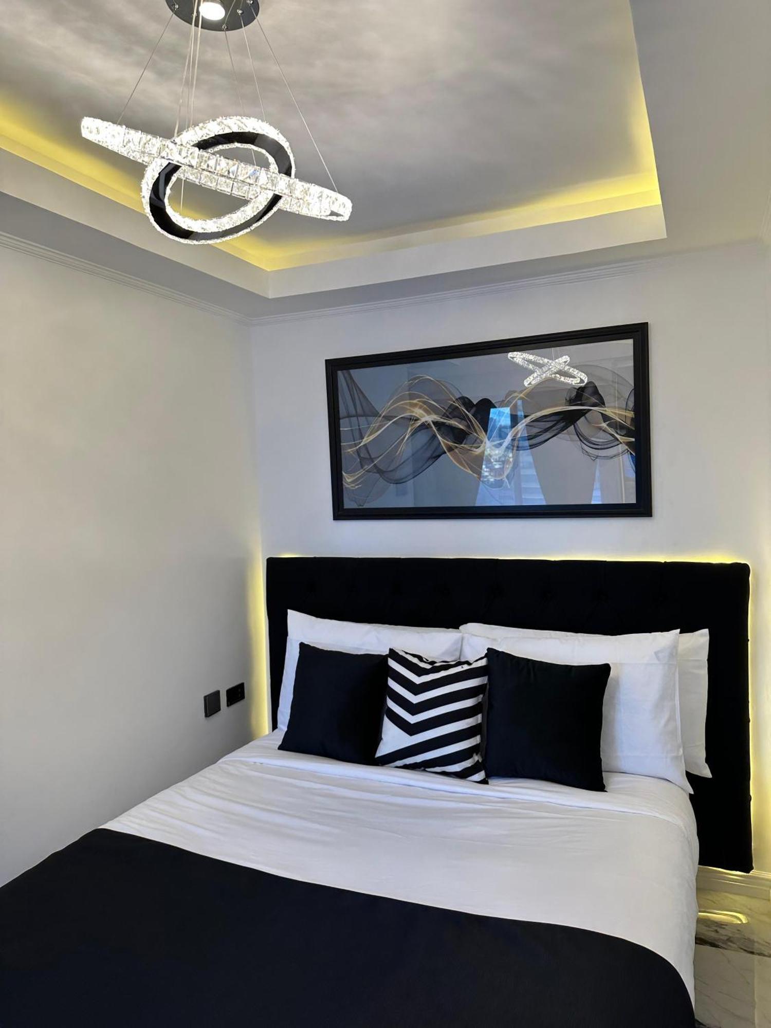 Isabelle Royale Suites Makati Manille Extérieur photo